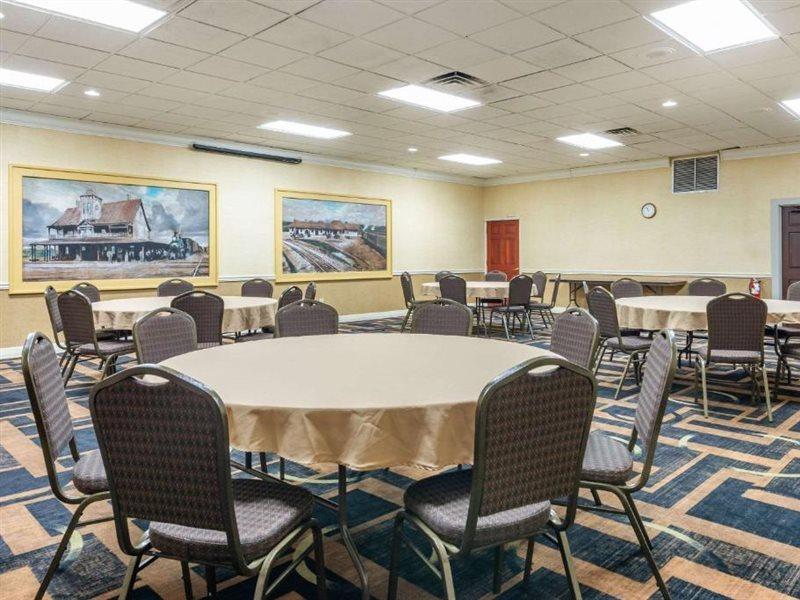 Quality Inn And Suites Palatka Riverfront Exterior photo