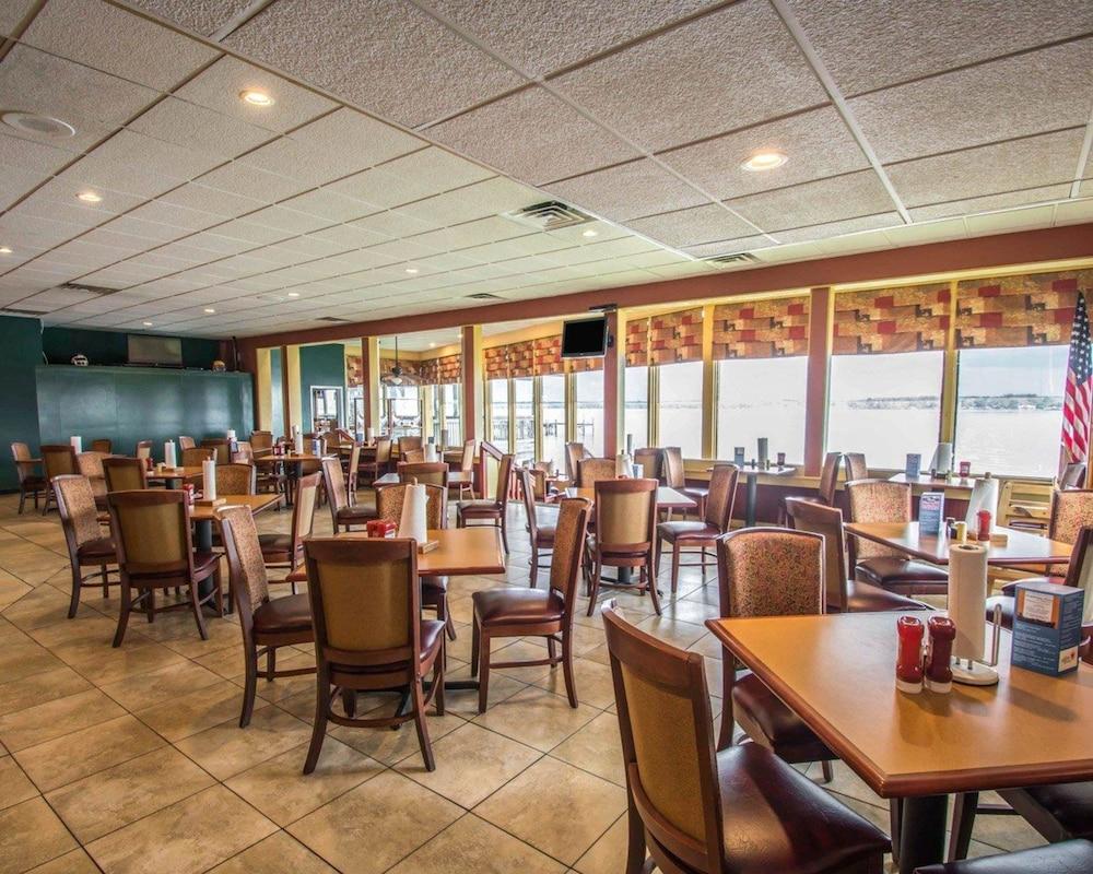Quality Inn And Suites Palatka Riverfront Exterior photo