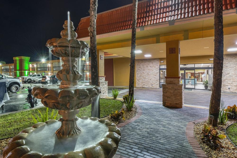 Quality Inn And Suites Palatka Riverfront Exterior photo