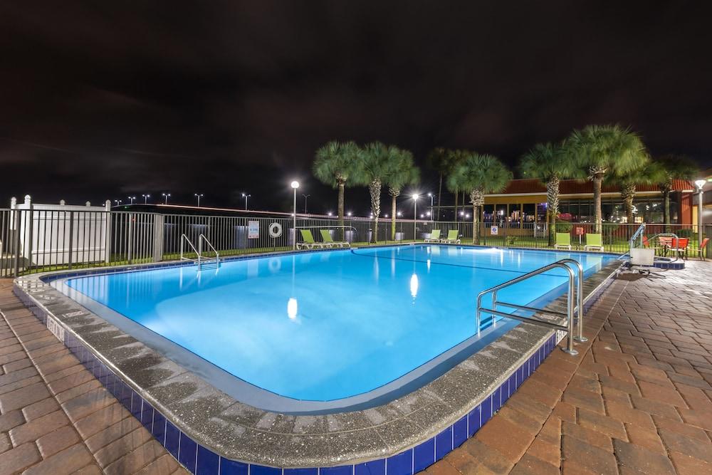 Quality Inn And Suites Palatka Riverfront Exterior photo