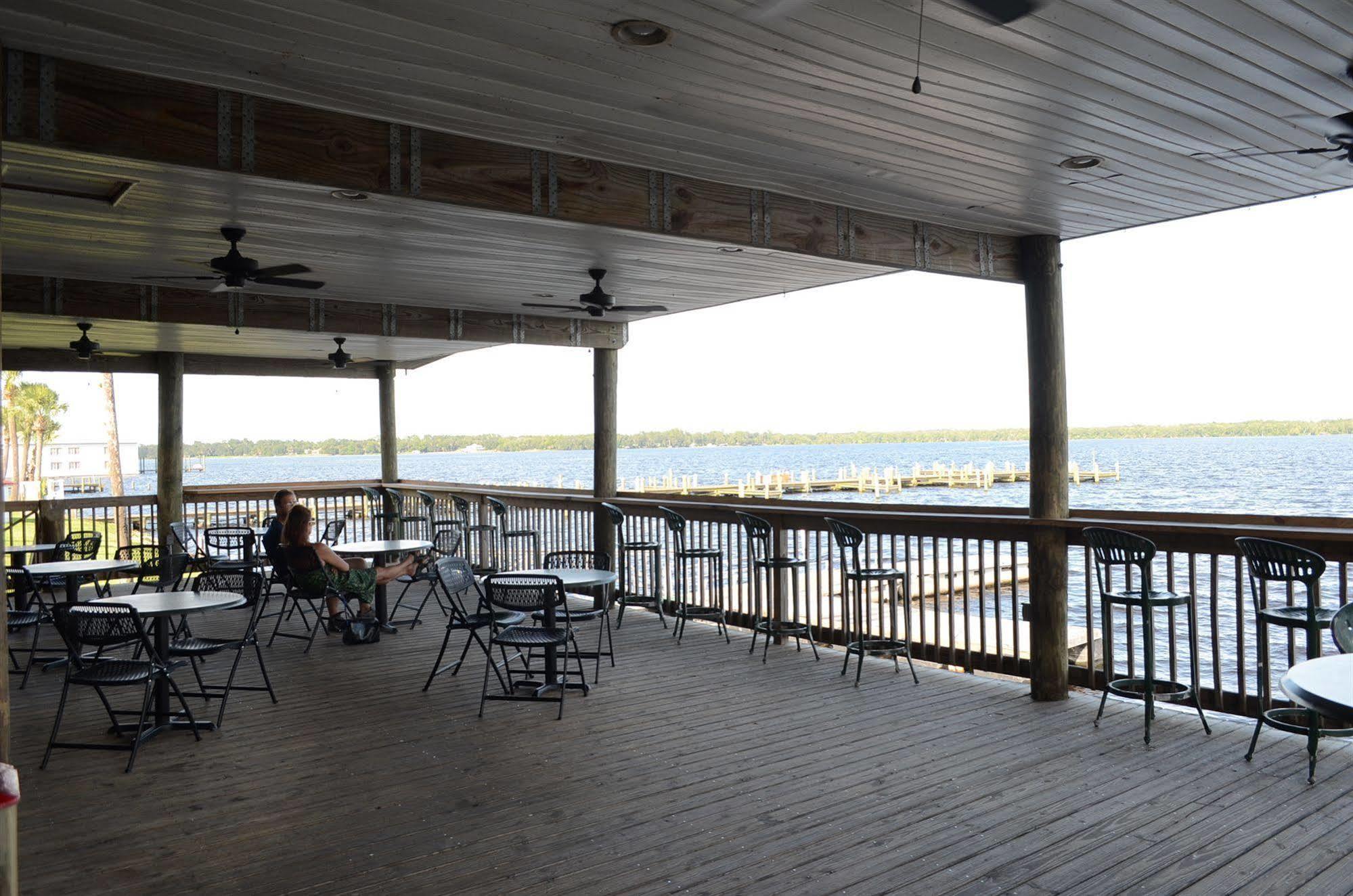 Quality Inn And Suites Palatka Riverfront Exterior photo